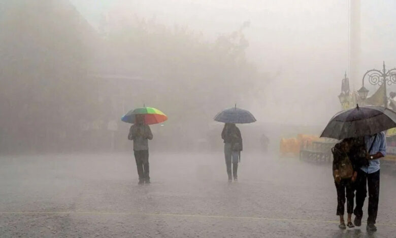 UTTARAKHAND WEATHER : उत्तराखंड में अगले 3 घंटे भारी, कई जिलों में तेज बारिश, ओलावृष्टि और आकाशीय बिजली का अलर्ट….