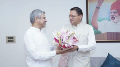 रेल मंत्री से मिले सीएम धामी: मुंबई-दून वंदे भारत पर केंद्र की सहमति; उत्तराखंड में बढ़ेगी रेल कनेक्टिविटी रेल मंत्री से मिले सीएम धामी: मुंबई-दून वंदे भारत पर केंद्र की सहमति; उत्तराखंड में बढ़ेगी रेल कनेक्टिविटी