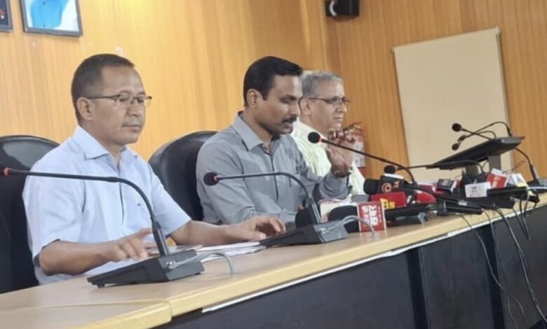 उत्तराखंड में SIR अभियान: बुजुर्गों और दिव्यांगों के घर पहुंचेंगे बीएलओ, बूथ जाने की नहीं होगी जरूरत उत्तराखंड में SIR अभियान: बुजुर्गों और दिव्यांगों के घर पहुंचेंगे बीएलओ, बूथ जाने की नहीं होगी जरूरत