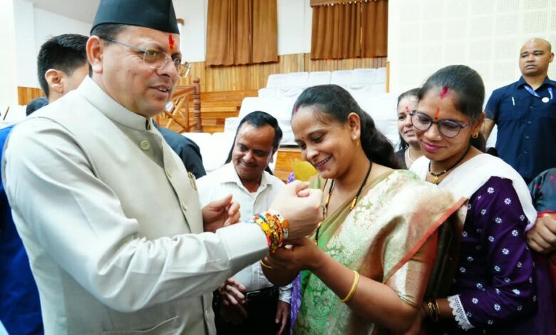 Uttarakhand News: रक्षाबंधन पर महिलाओं को CM धामी की बड़ी सौगात! 60 की उम्र के बाद फ्री बस यात्रा, पिंक ई-बसों से लेकर लोन तक का तोहफा…..