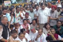 ज्ञानेश कुमार के इस्तीफे की मांग को लेकर कांग्रेस का सचिवालय कूच।