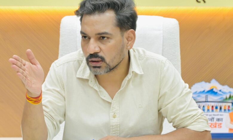 बांदल नदी से पांच ऐतिहासिक नौले-धारों तक होगा जल संरक्षण, डीएम ने तय की नई कार्ययोजना बांदल नदी से पांच ऐतिहासिक नौले-धारों तक होगा जल संरक्षण, डीएम ने तय की नई कार्ययोजना