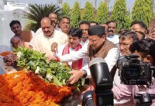 रामपुर तिराहा कांड की 32वीं बरसी पर सीएम ने शहीदों को किया नमन, सात शहीदों के प्रतिमा स्थल का किया शिलान्यास