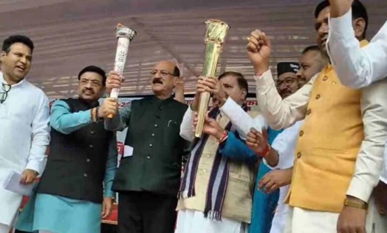 पीएम मोदी के 25 साल के सार्वजनिक जीवन पर उत्तराखंड में गूंजा सेवा का संकल्प, भाजपा ने निकाली सेवा ज्योति यात्रा पीएम मोदी के 25 साल के सार्वजनिक जीवन पर उत्तराखंड में गूंजा सेवा का संकल्प, भाजपा ने निकाली सेवा ज्योति यात्रा