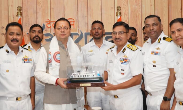 माउंट मुकुट ईस्ट फतह कर लौटा तटरक्षक बल का दल, अब 2027 के एवरेस्ट अभियान की तैयारी माउंट मुकुट ईस्ट फतह कर लौटा तटरक्षक बल का दल, अब 2027 के एवरेस्ट अभियान की तैयारी