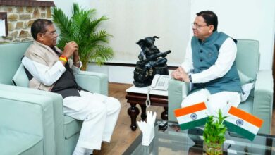 Uttarakhand News: वंचित वर्गों के उत्थान और विकास योजनाओं पर धामी-कुलस्ते की चर्चा, शिक्षा-रोजगार से सामाजिक सशक्तीकरण पर मंथन….